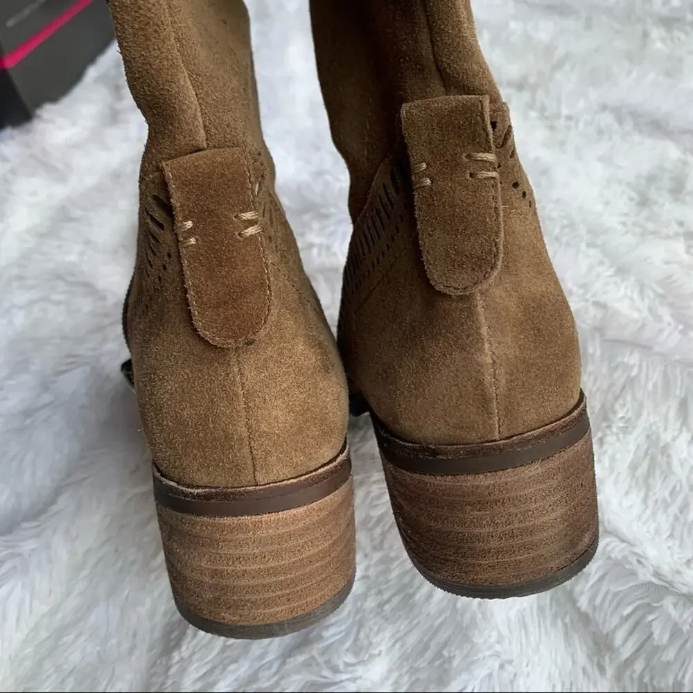 Vince Camuto | New In Box Size 6 Camel Karinda Leather Boots